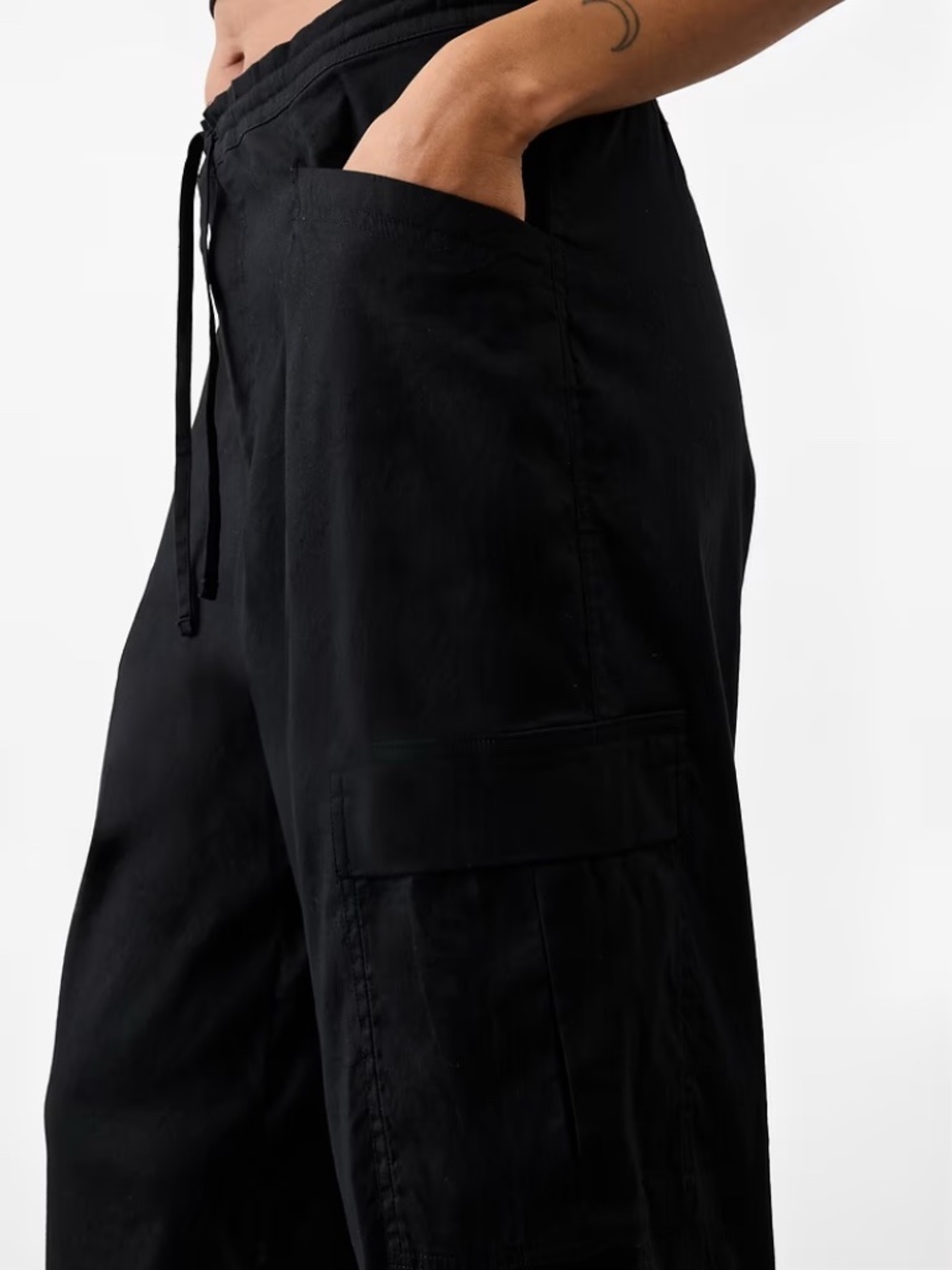 Athleta Paradise Mid Rise Straight Leg Cargo Pant - Picture 2 of 14